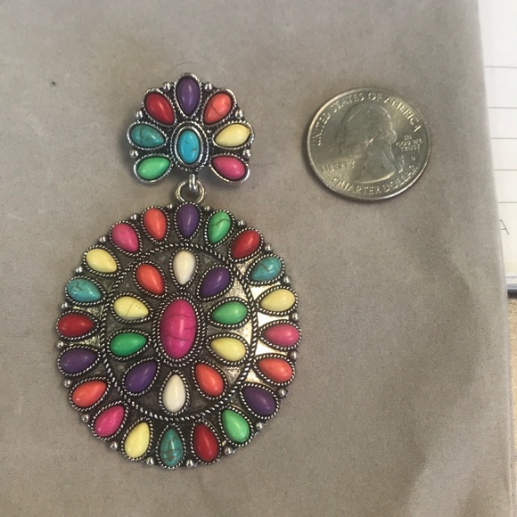 Multi colored earrings - Picture 3 of 3